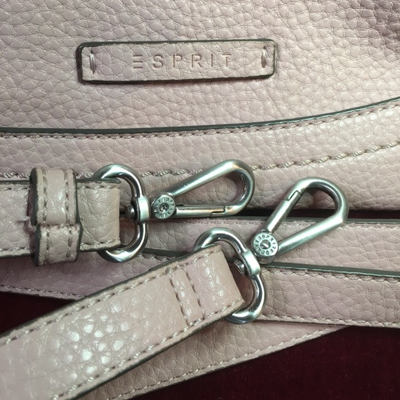 *Esprit* Med- large handbag in a blush pink. - Picture 7 of 11